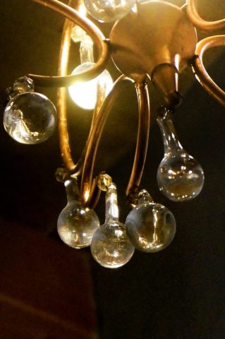 LAMPADARIO - Restaurato, particolare acceso