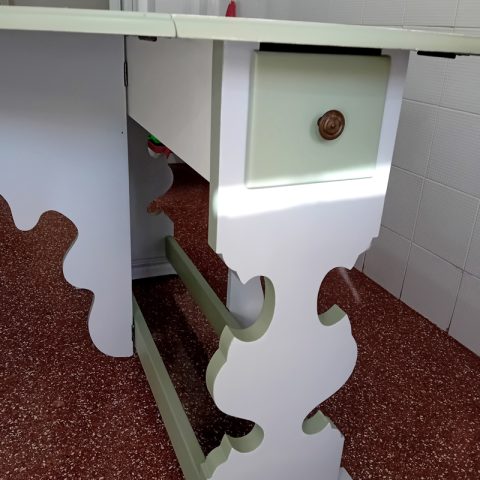 TAVOLO FRATINO - Restyling ultimato, particolare restyling-vecchi-mobili-tavolo-fratino-particolare