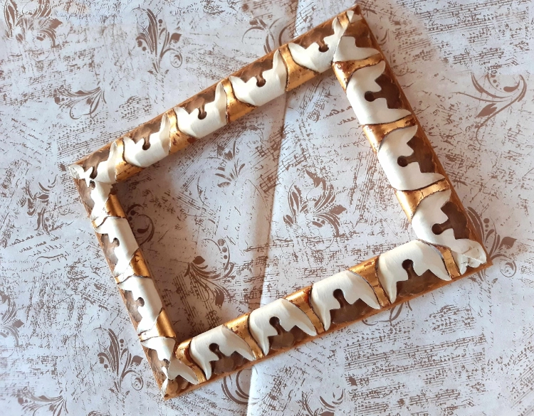 Doratura in foglia doro su cornice