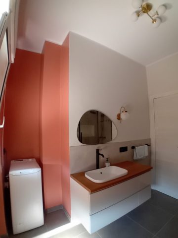 Foto 17 - Progettazione e realizzazione del piano di appoggio del lavabo in rovere