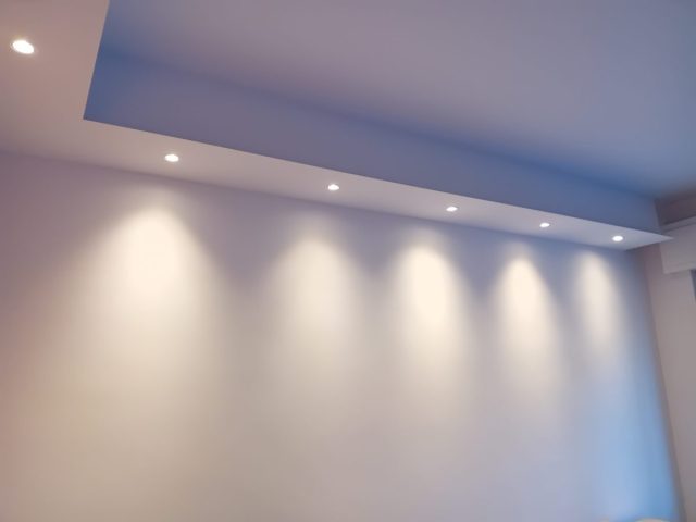 Foto 15 - Particolare della veletta a soffitto con incassati i faretti