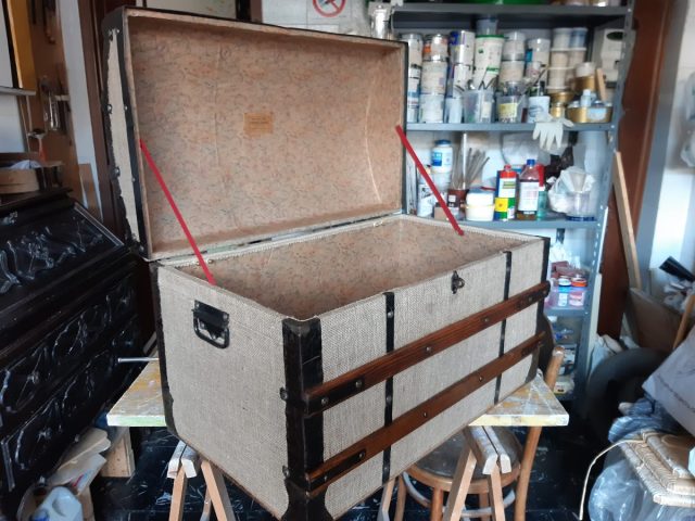 Lavoro finito Lavoro finito - rivestimento esterno con juta nuova, rivestimento interno con carta